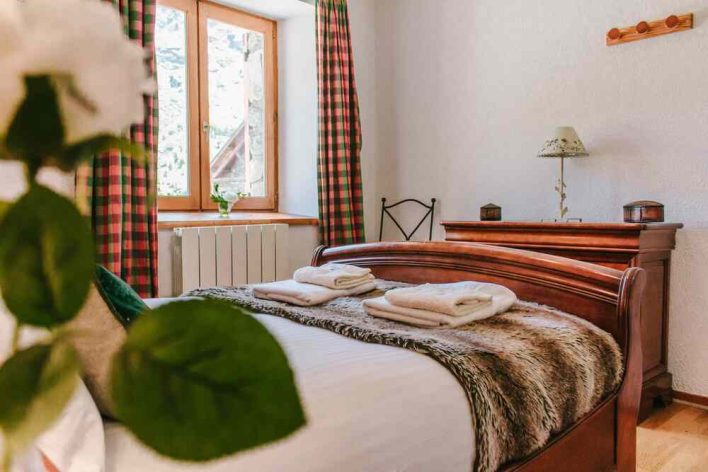 A comfy room in a summer chalet